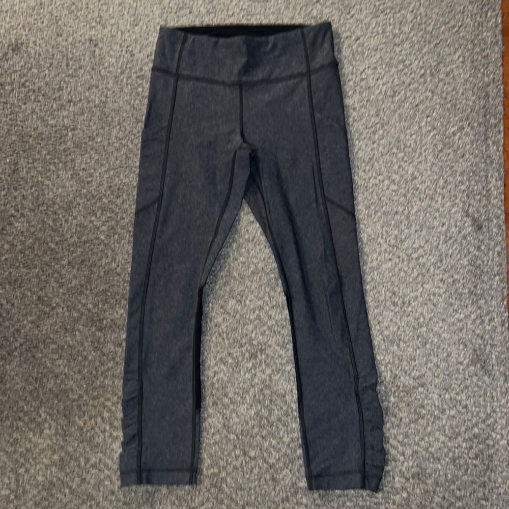 Lululemon crop leggings. 4